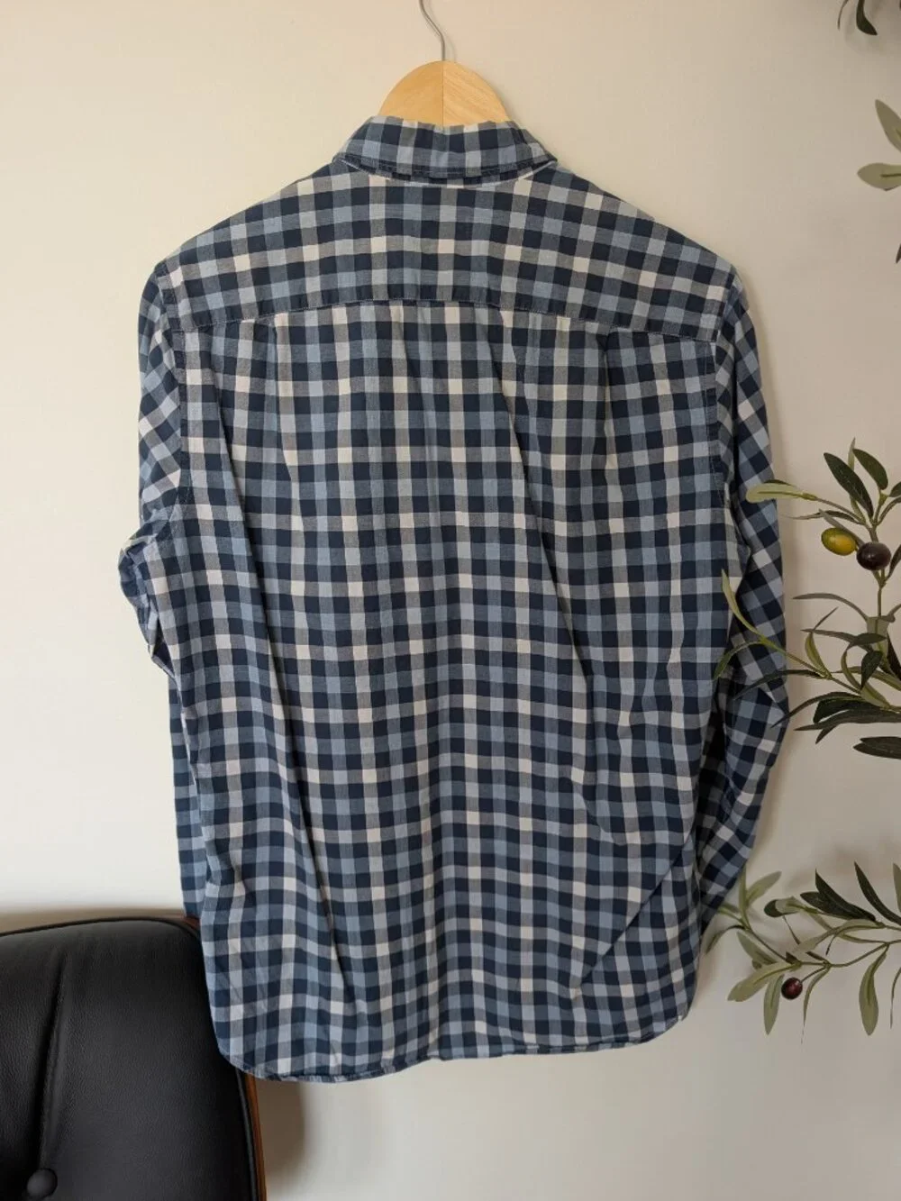 J.Crew Men's Small Classic Fit 100% Cotton Gingham Button Down Shirt Blue White